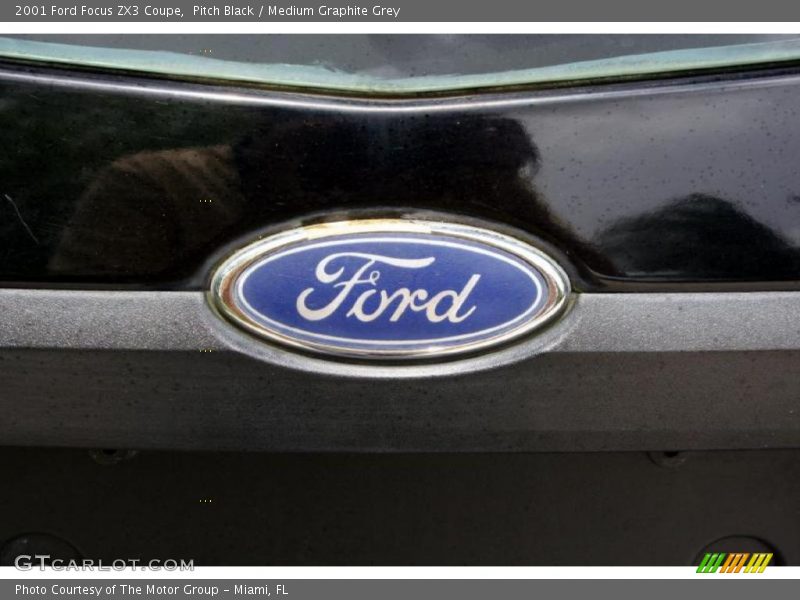 Pitch Black / Medium Graphite Grey 2001 Ford Focus ZX3 Coupe