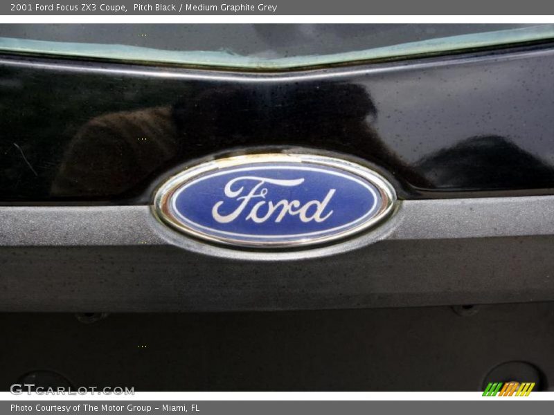 Pitch Black / Medium Graphite Grey 2001 Ford Focus ZX3 Coupe