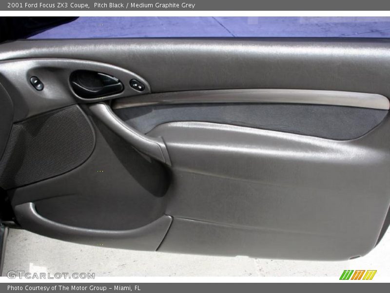 Pitch Black / Medium Graphite Grey 2001 Ford Focus ZX3 Coupe