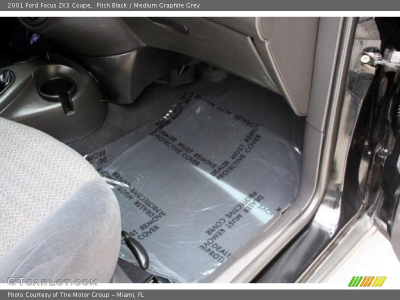 Pitch Black / Medium Graphite Grey 2001 Ford Focus ZX3 Coupe