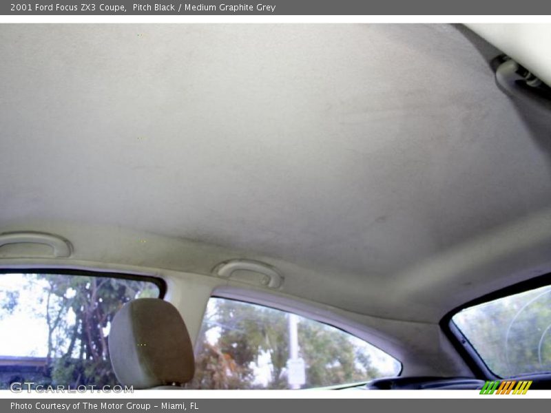 Pitch Black / Medium Graphite Grey 2001 Ford Focus ZX3 Coupe