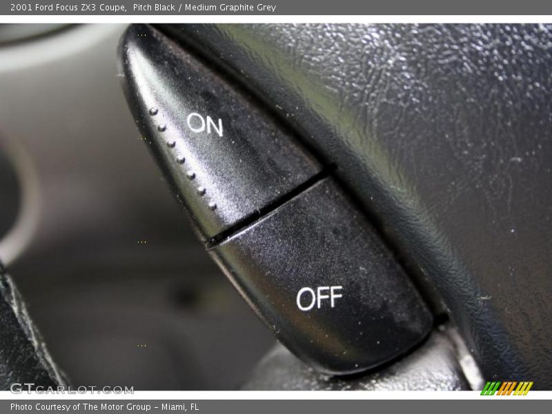Pitch Black / Medium Graphite Grey 2001 Ford Focus ZX3 Coupe