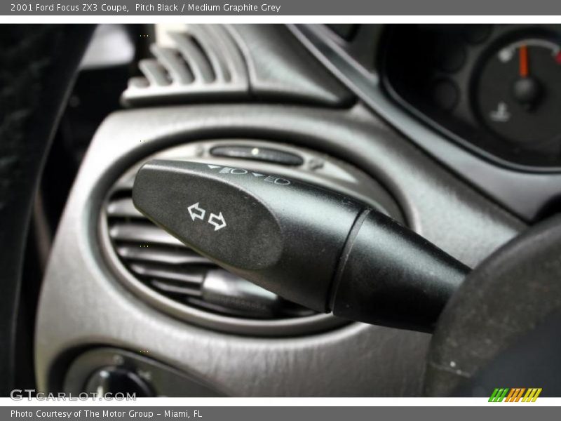 Pitch Black / Medium Graphite Grey 2001 Ford Focus ZX3 Coupe