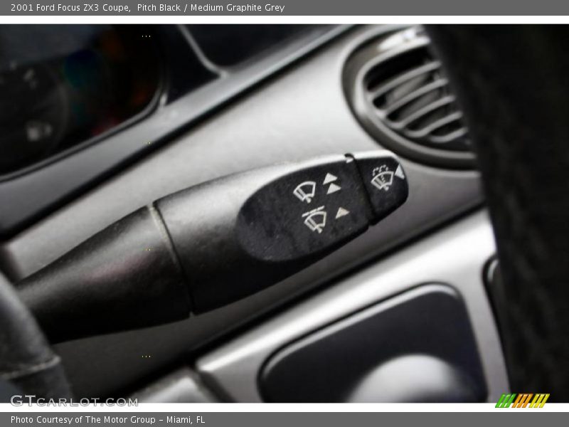 Pitch Black / Medium Graphite Grey 2001 Ford Focus ZX3 Coupe