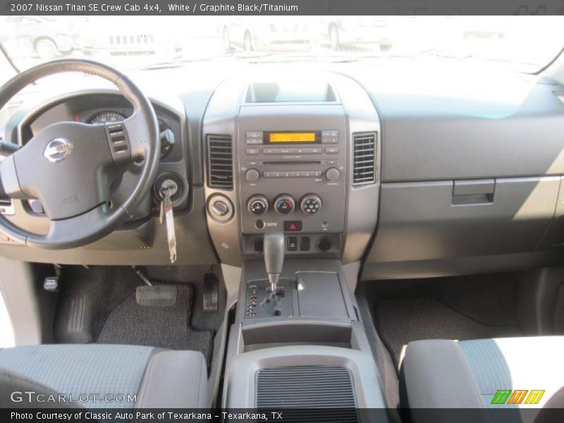 White / Graphite Black/Titanium 2007 Nissan Titan SE Crew Cab 4x4