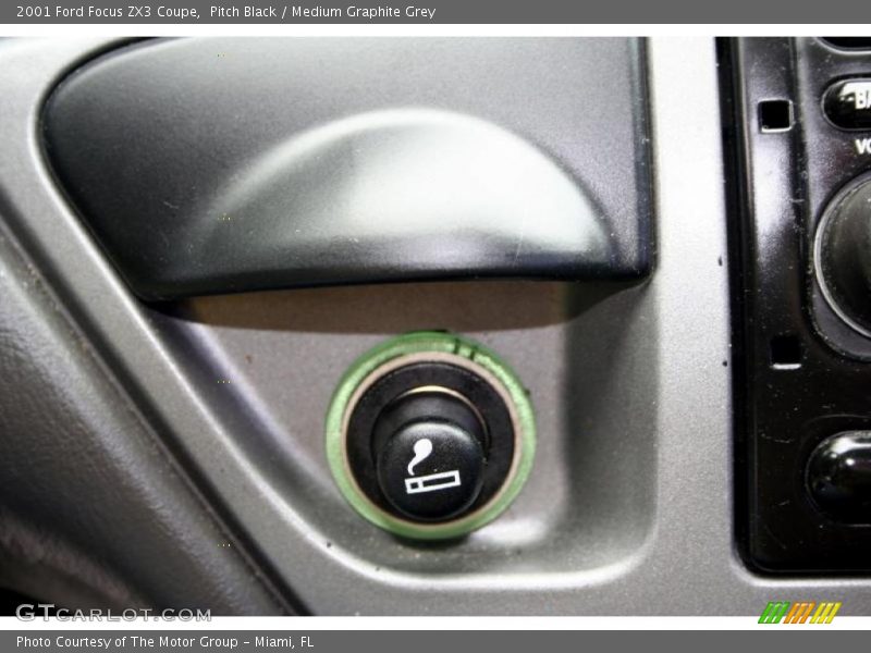 Pitch Black / Medium Graphite Grey 2001 Ford Focus ZX3 Coupe
