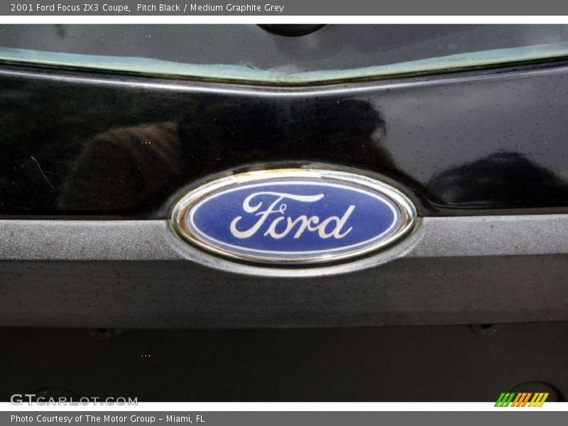 Pitch Black / Medium Graphite Grey 2001 Ford Focus ZX3 Coupe