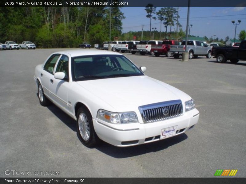 Vibrant White / Medium Light Stone 2009 Mercury Grand Marquis LS
