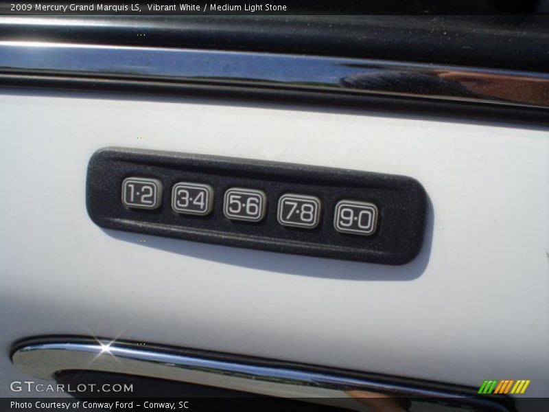 Vibrant White / Medium Light Stone 2009 Mercury Grand Marquis LS