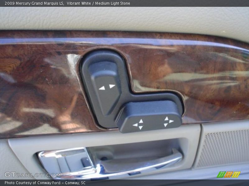 Vibrant White / Medium Light Stone 2009 Mercury Grand Marquis LS