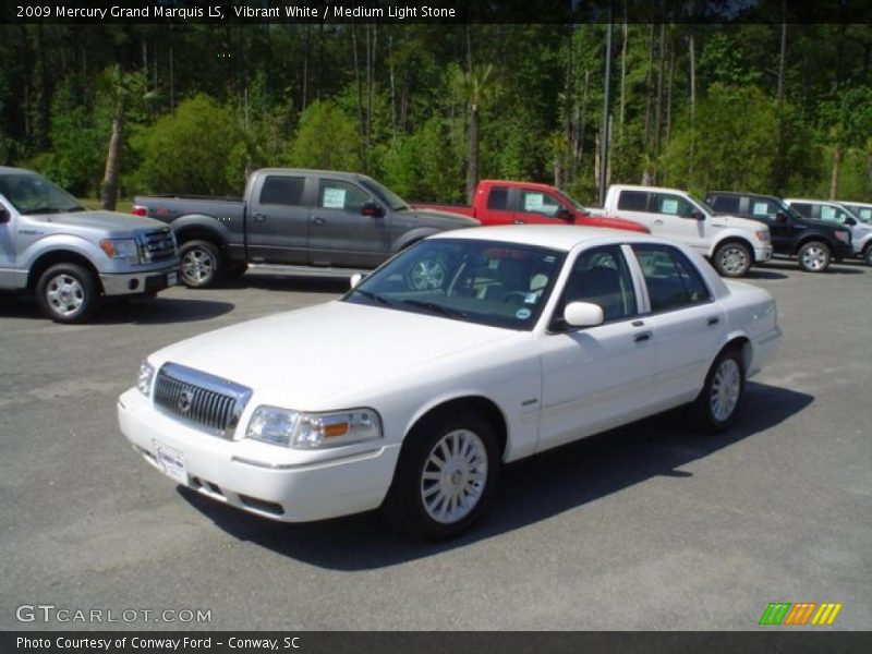 Vibrant White / Medium Light Stone 2009 Mercury Grand Marquis LS
