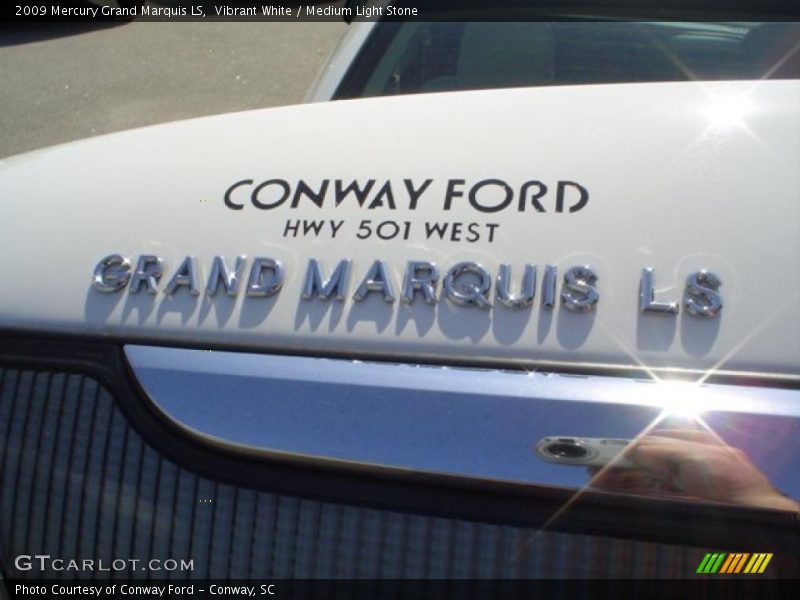 Vibrant White / Medium Light Stone 2009 Mercury Grand Marquis LS