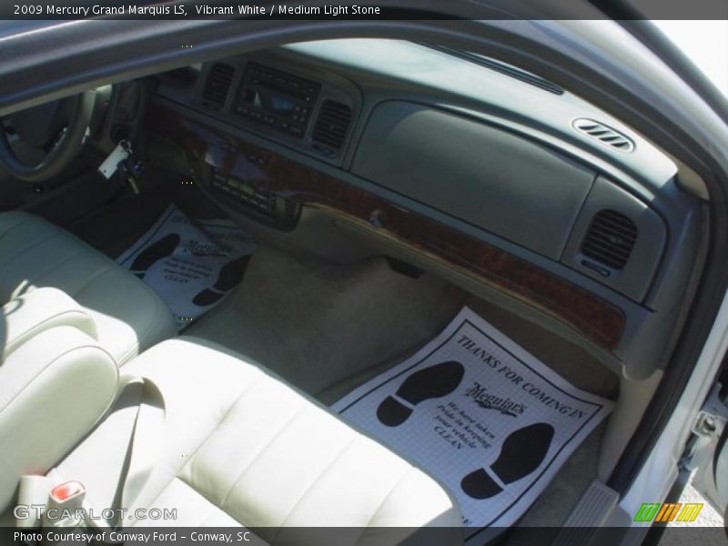 Vibrant White / Medium Light Stone 2009 Mercury Grand Marquis LS