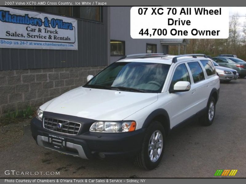 Ice White / Taupe 2007 Volvo XC70 AWD Cross Country