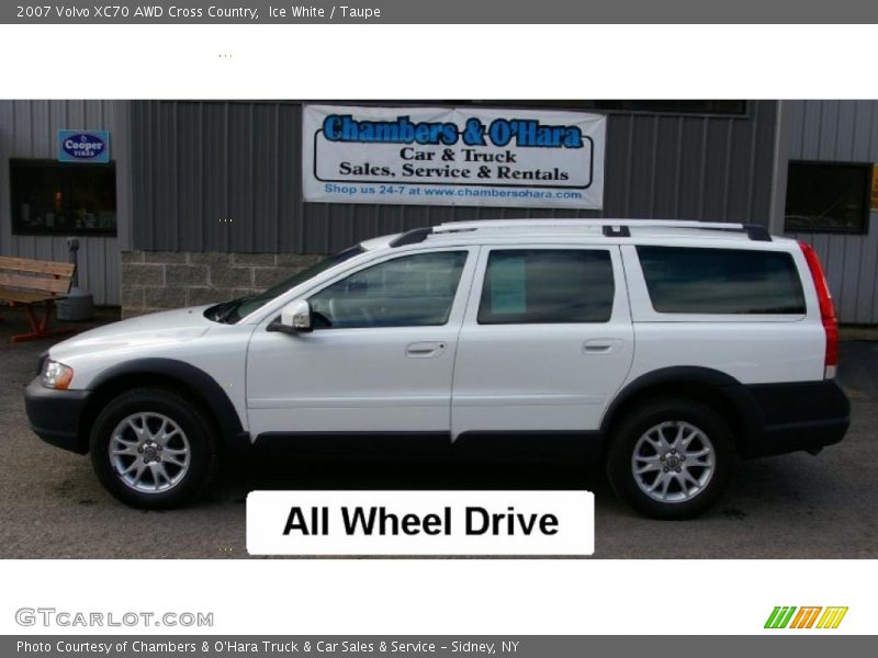 Ice White / Taupe 2007 Volvo XC70 AWD Cross Country