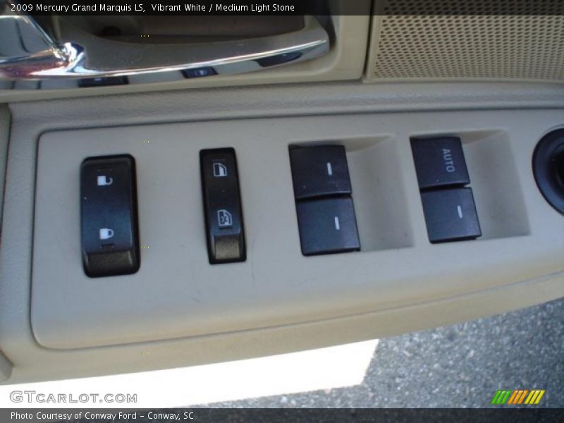 Vibrant White / Medium Light Stone 2009 Mercury Grand Marquis LS