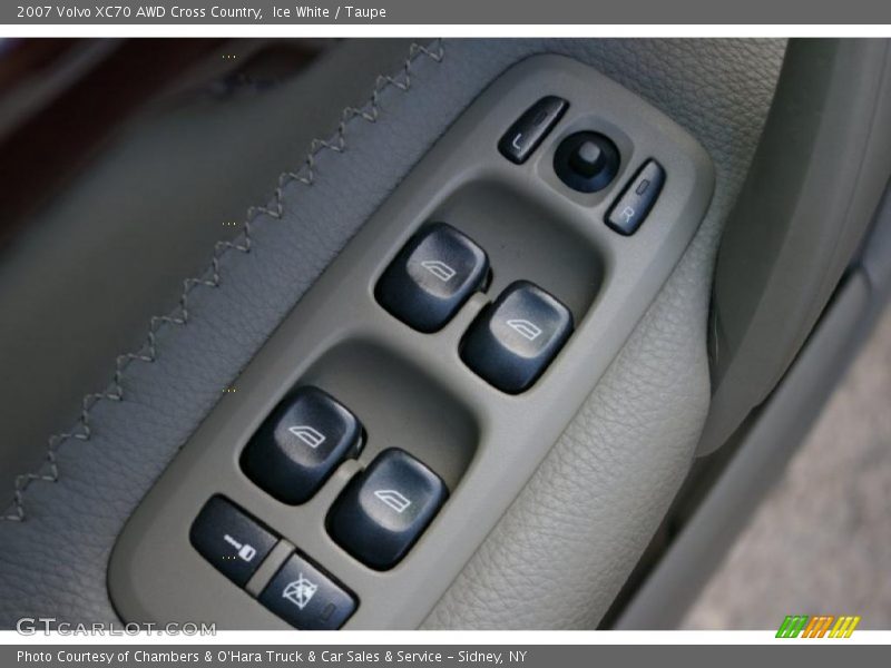 Ice White / Taupe 2007 Volvo XC70 AWD Cross Country