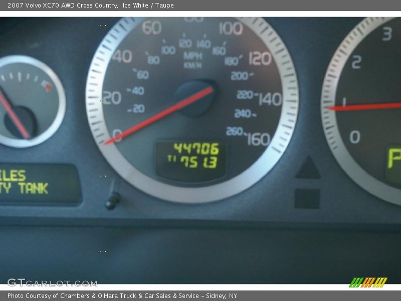 Ice White / Taupe 2007 Volvo XC70 AWD Cross Country
