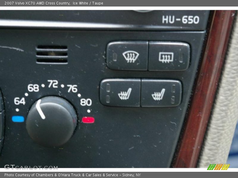 Ice White / Taupe 2007 Volvo XC70 AWD Cross Country