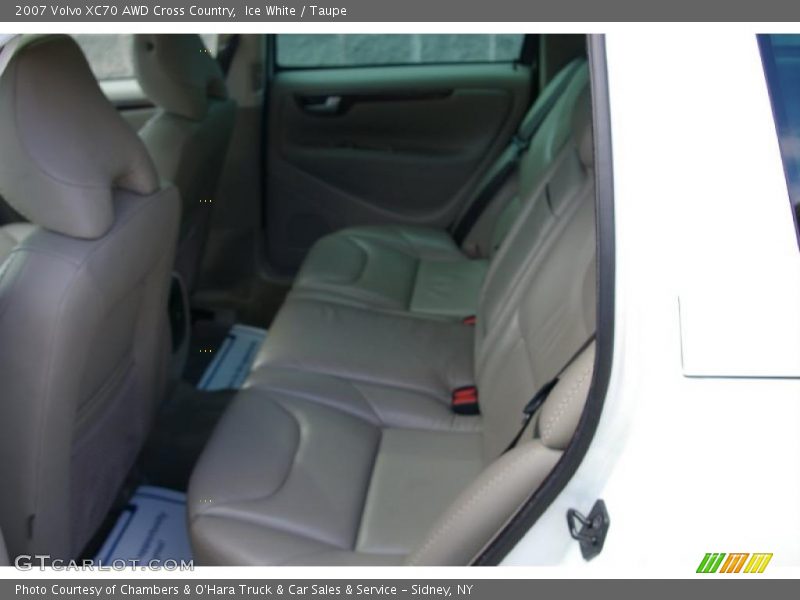 Ice White / Taupe 2007 Volvo XC70 AWD Cross Country