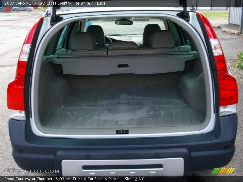 Ice White / Taupe 2007 Volvo XC70 AWD Cross Country