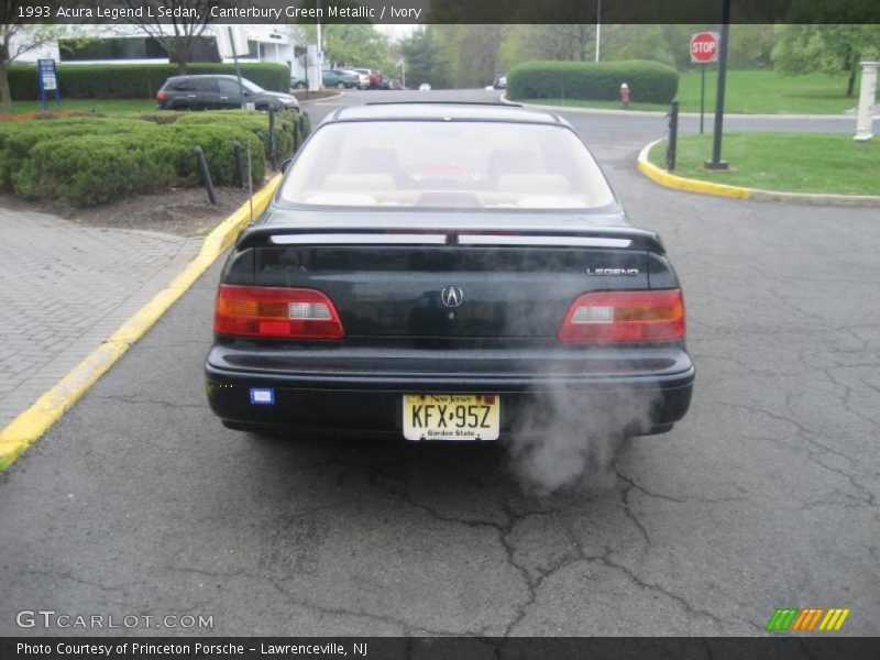 Canterbury Green Metallic / Ivory 1993 Acura Legend L Sedan