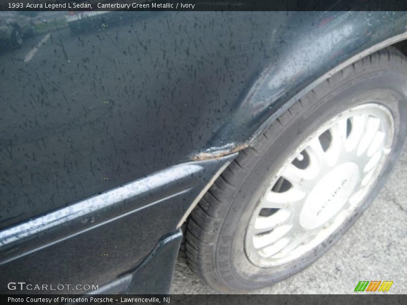 Canterbury Green Metallic / Ivory 1993 Acura Legend L Sedan