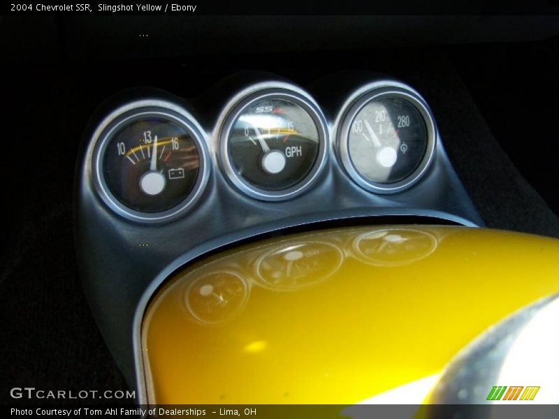 Slingshot Yellow / Ebony 2004 Chevrolet SSR