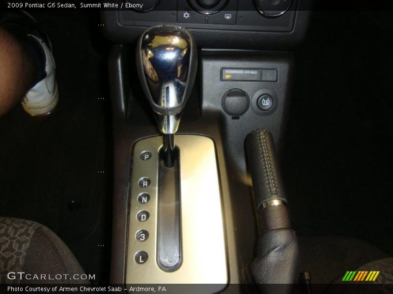 Summit White / Ebony 2009 Pontiac G6 Sedan