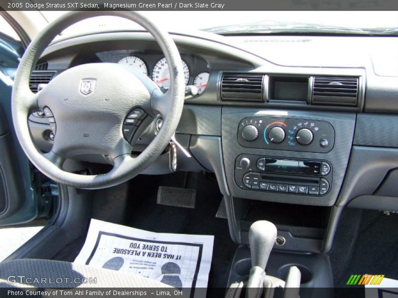 Magnesium Green Pearl / Dark Slate Gray 2005 Dodge Stratus SXT Sedan
