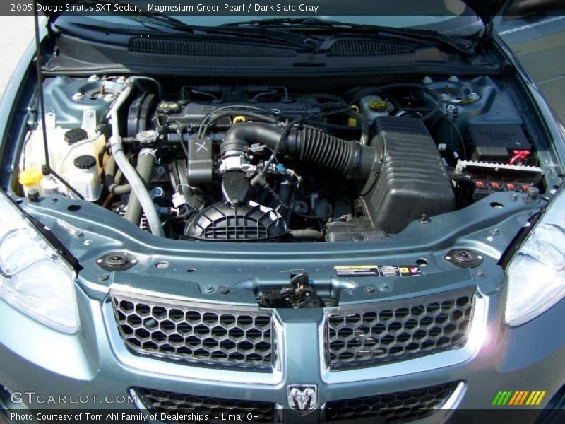 Magnesium Green Pearl / Dark Slate Gray 2005 Dodge Stratus SXT Sedan