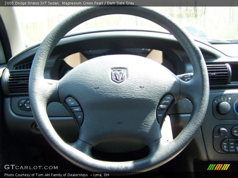 Magnesium Green Pearl / Dark Slate Gray 2005 Dodge Stratus SXT Sedan