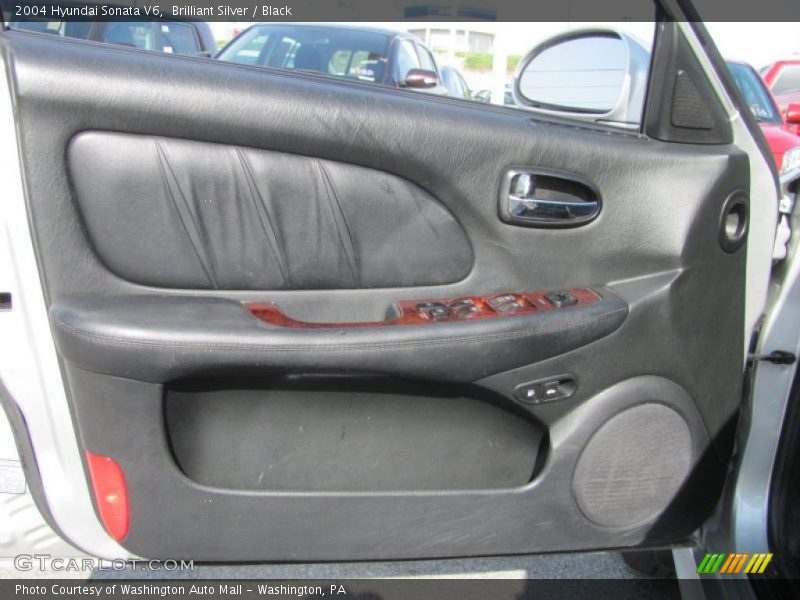 Brilliant Silver / Black 2004 Hyundai Sonata V6