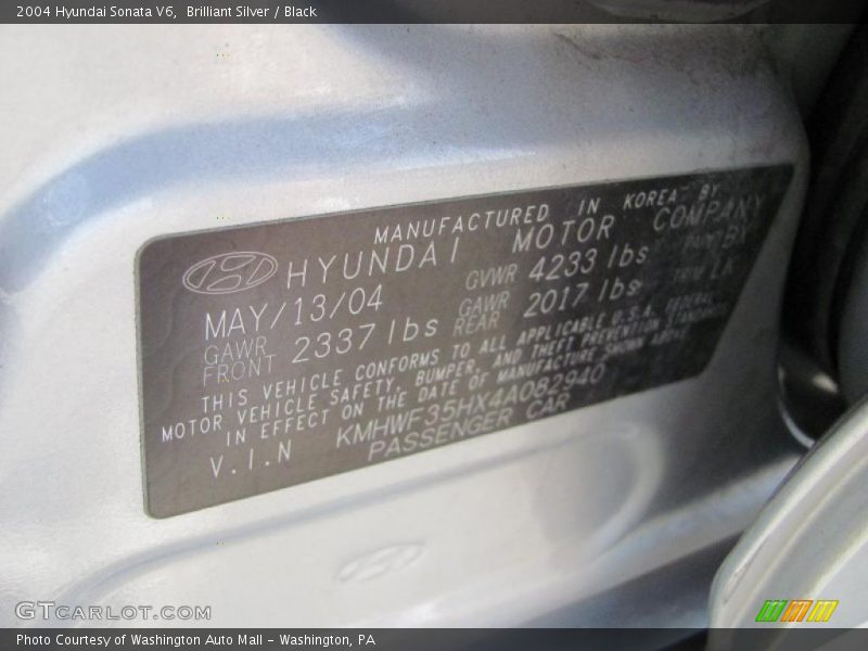 Brilliant Silver / Black 2004 Hyundai Sonata V6