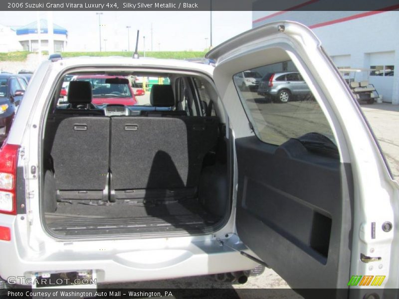 Silky Silver Metallic / Black 2006 Suzuki Grand Vitara Luxury 4x4