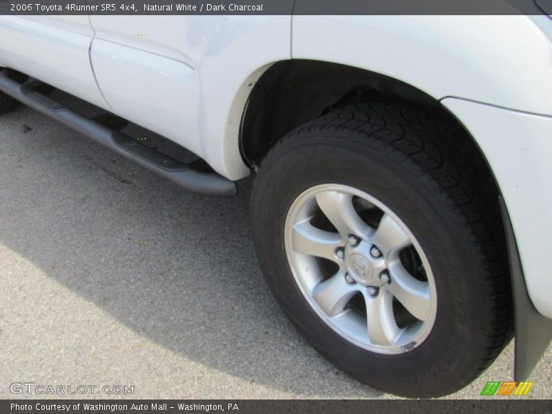 Natural White / Dark Charcoal 2006 Toyota 4Runner SR5 4x4