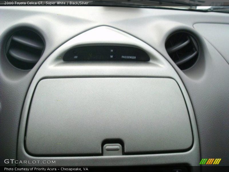 Super White / Black/Silver 2000 Toyota Celica GT