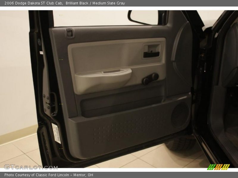 Brilliant Black / Medium Slate Gray 2006 Dodge Dakota ST Club Cab