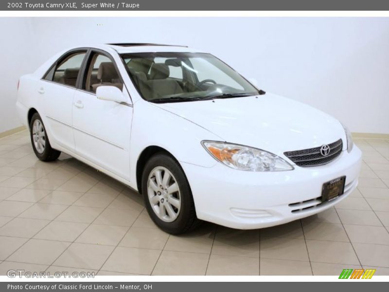 Super White / Taupe 2002 Toyota Camry XLE