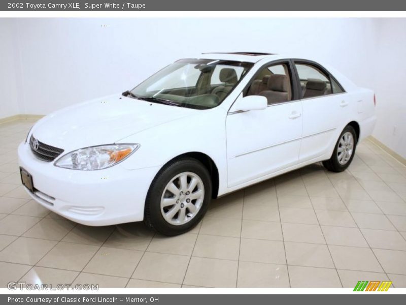 Super White / Taupe 2002 Toyota Camry XLE