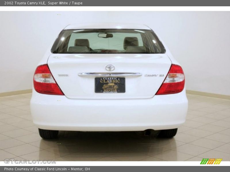 Super White / Taupe 2002 Toyota Camry XLE