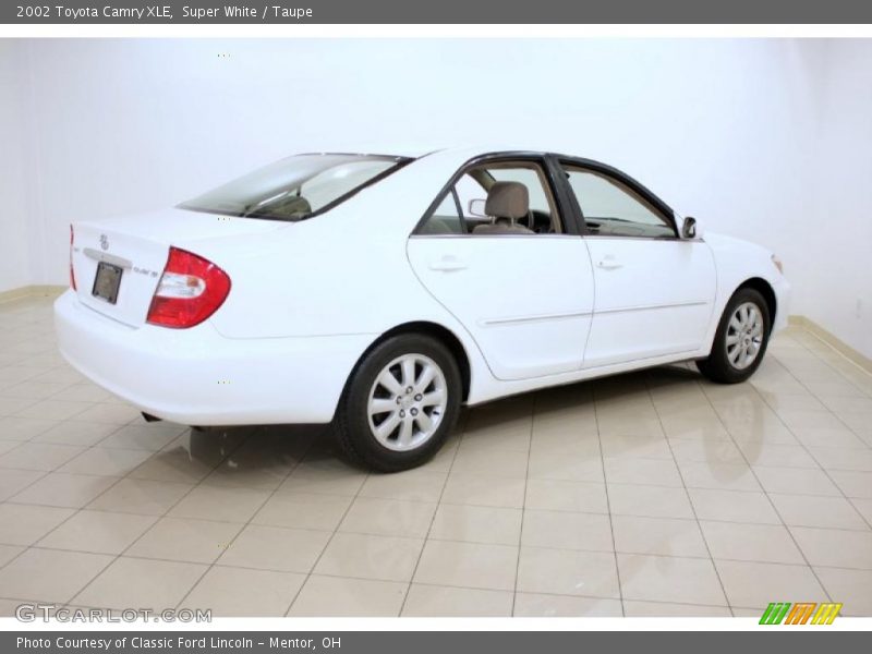 Super White / Taupe 2002 Toyota Camry XLE