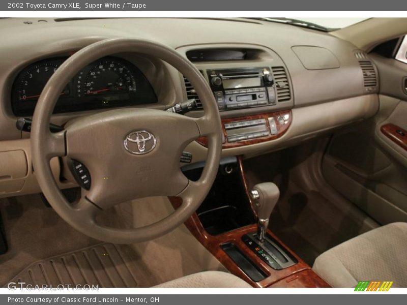 Super White / Taupe 2002 Toyota Camry XLE