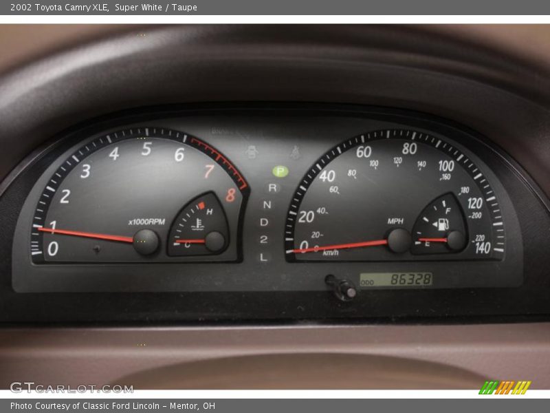 Super White / Taupe 2002 Toyota Camry XLE