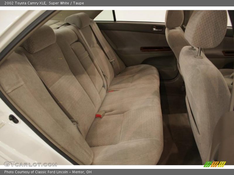 Super White / Taupe 2002 Toyota Camry XLE