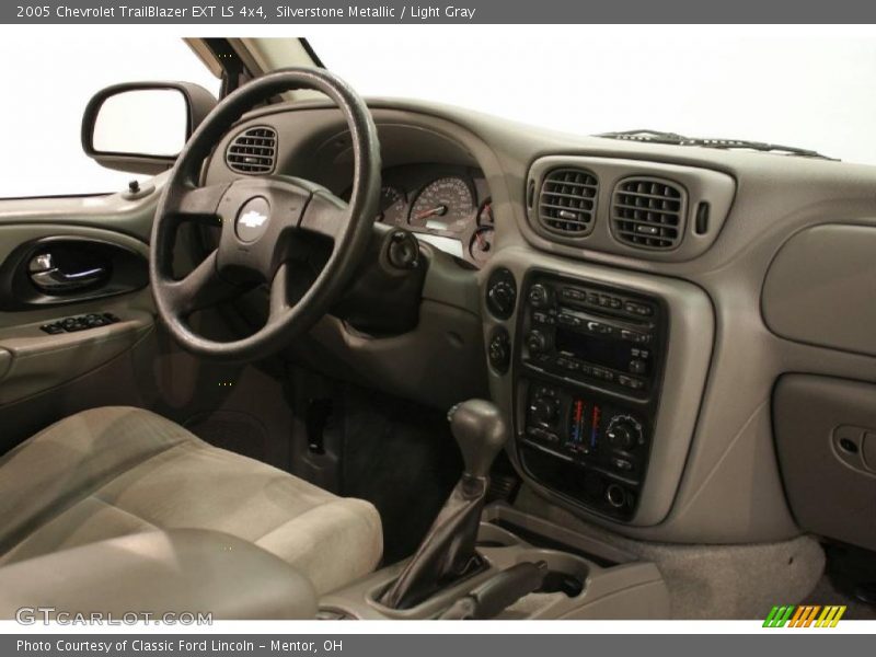 Silverstone Metallic / Light Gray 2005 Chevrolet TrailBlazer EXT LS 4x4