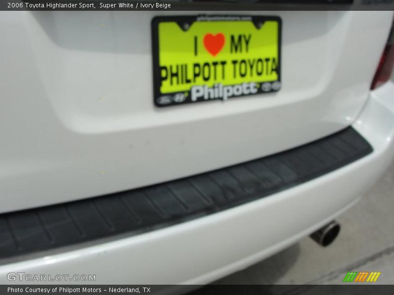 Super White / Ivory Beige 2006 Toyota Highlander Sport