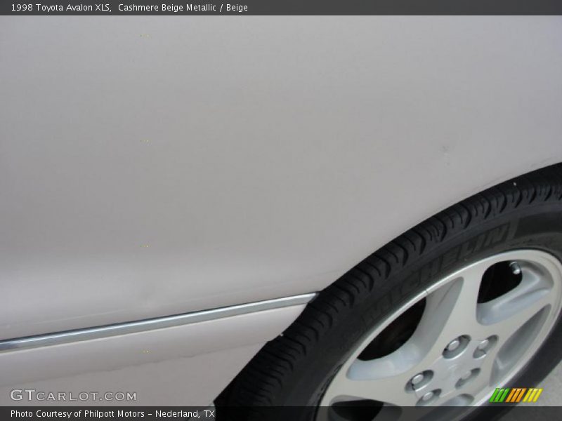 Cashmere Beige Metallic / Beige 1998 Toyota Avalon XLS