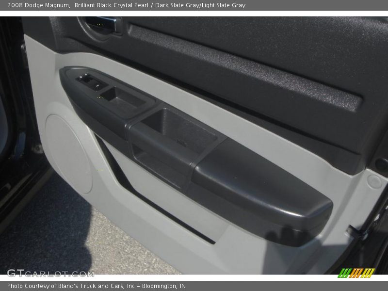 Brilliant Black Crystal Pearl / Dark Slate Gray/Light Slate Gray 2008 Dodge Magnum