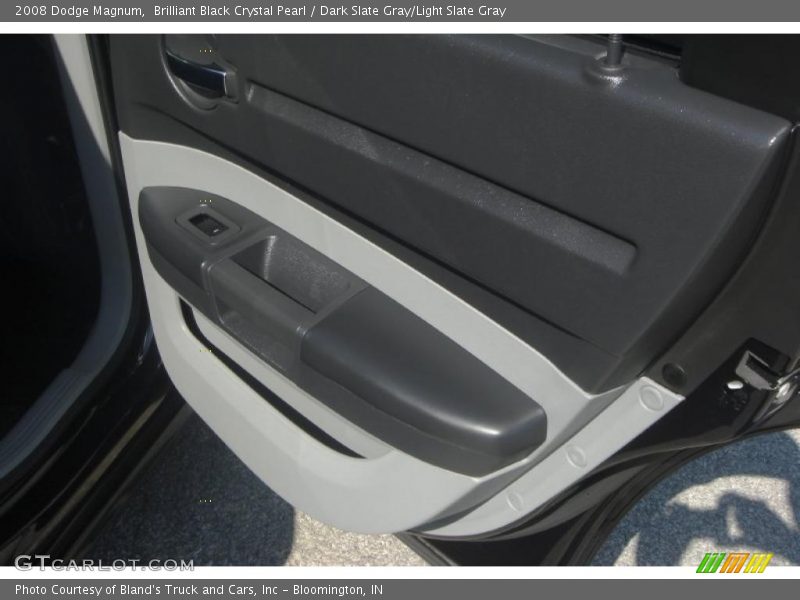 Brilliant Black Crystal Pearl / Dark Slate Gray/Light Slate Gray 2008 Dodge Magnum